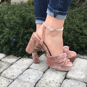 H&M blush pink velvet chunky heels size 39